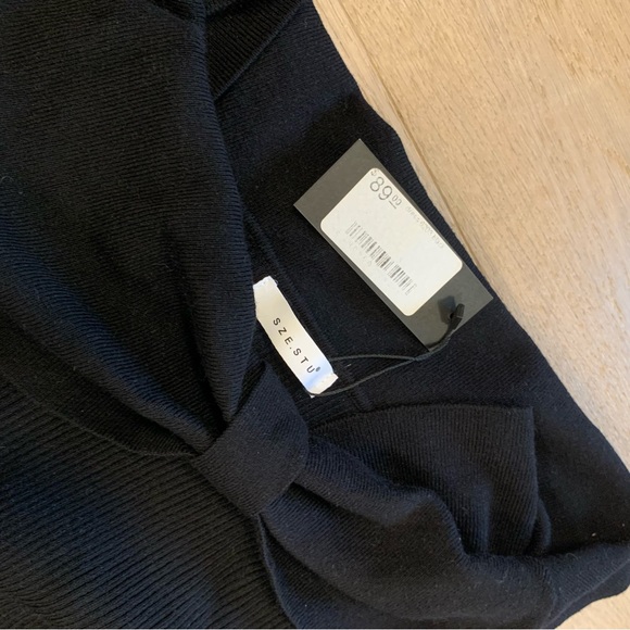 ‼️3/$30‼️ Knit A Line Dress with Bow Detail - Picture 3 of 5